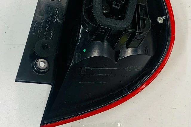 PILOTO TRASERO IZQUIERDO EXTERIOR PARA COLT