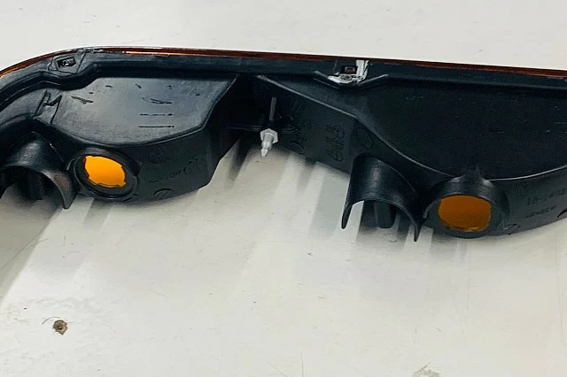 INTERMITENTE DELATERO IZQUIERDO PARA L300 (NO HOMOLOGADO)