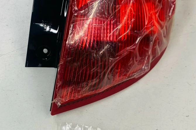 PILOTO TRASERO DERECHO EXTERIOR PARA COLT