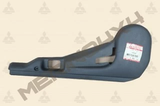 TAPA PROTECTORA LATERAL DEL ASIENTO IZQUIERDO