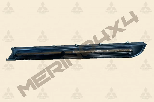 MOLDURA PARA EL ESTRIBO LATERAL IZQUIERDO