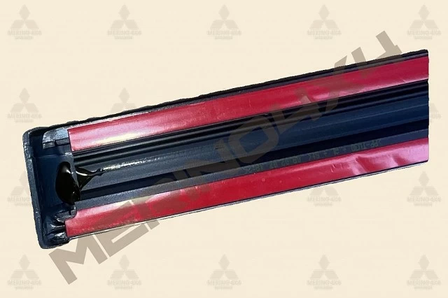 MOLDURA PROTECTORA DELANTERA IZQUIERDA DE LA PUERTA